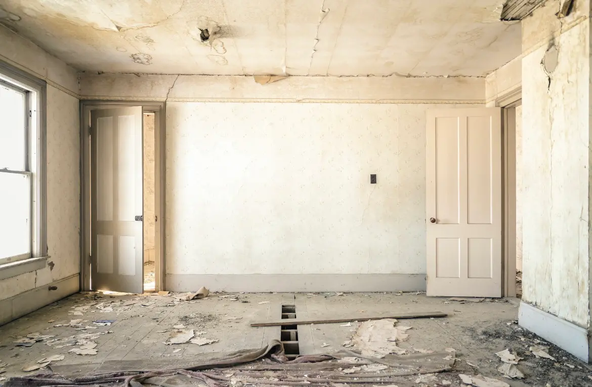 Waste disposal crew managing a cleanout project in Laconia